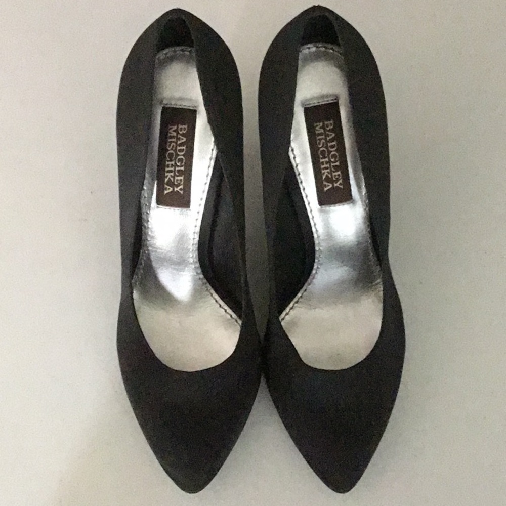 Badgley Mischka Satin Black Heels with Pointed Toe Sz 6